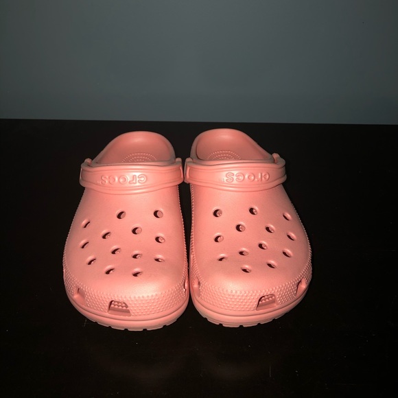 coral pink crocs